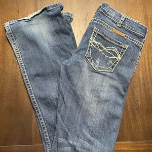 Cowgirl Tuff - DFMI Cream - 27x33